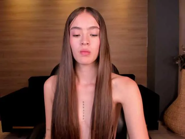 Live sex webcam photo for MaiaCollins1 #291249552