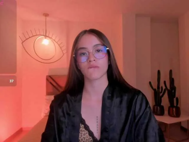 Live sex webcam photo for MaiaCollins1 #291558384