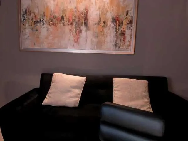 Live sex webcam photo for MaiaCollins1 #291715716