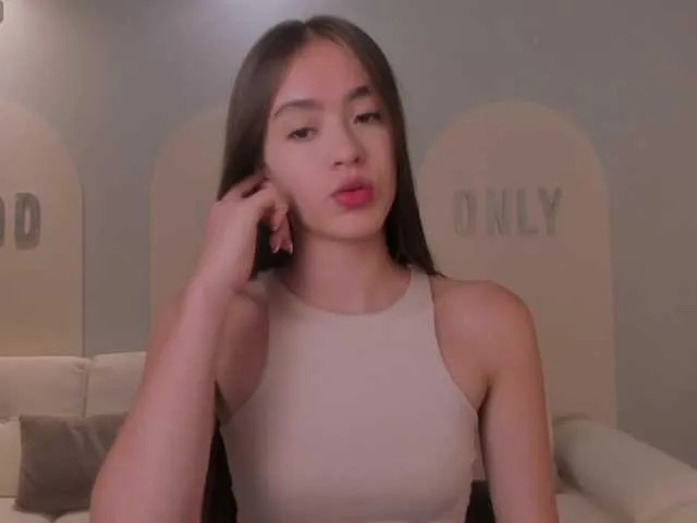 Live sex webcam photo for MaiaCollins1 #291727951