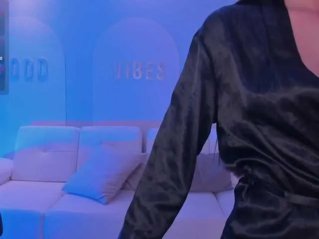 Live sex webcam photo for MaiaCollins1 #291769369