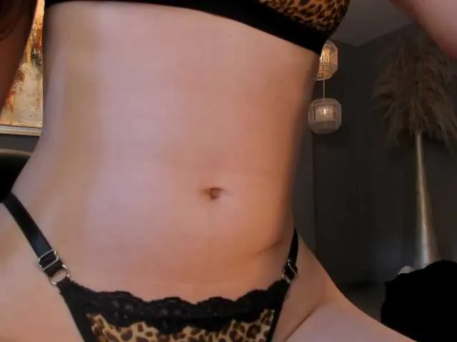 Live sex webcam photo for MaiaCollins1 #292700477