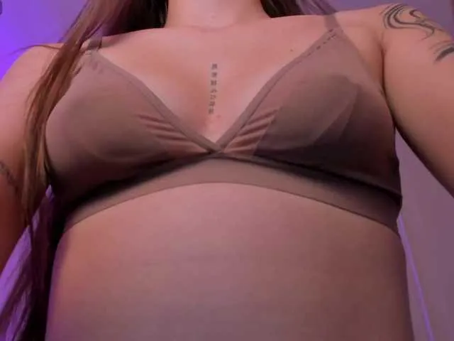 Live sex webcam photo for MaiaCollins1 #292988328