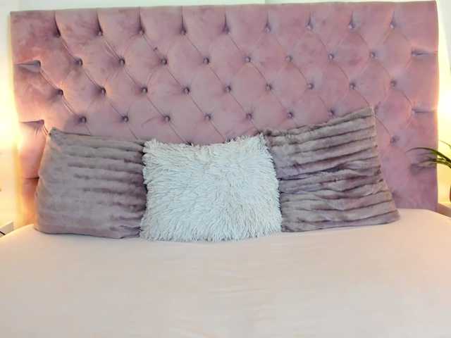 Live sex webcam photo for MaiaMini #290894162