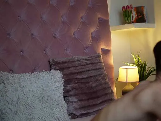 Live sex webcam photo for MaiaMini #291428267