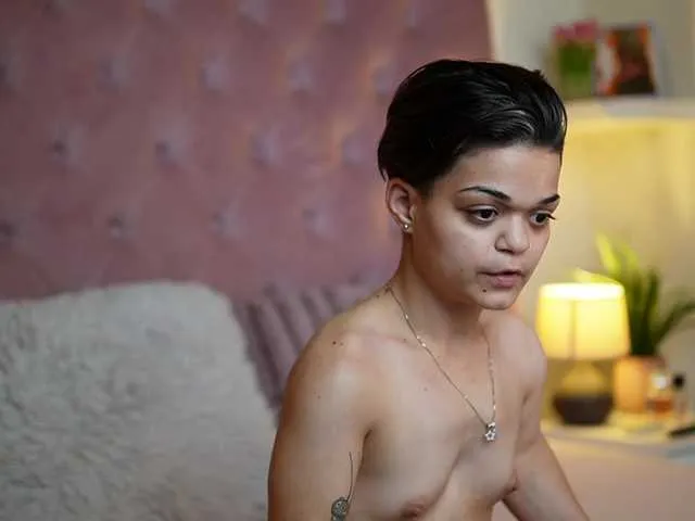 Live sex webcam photo for MaiaMini #291457341