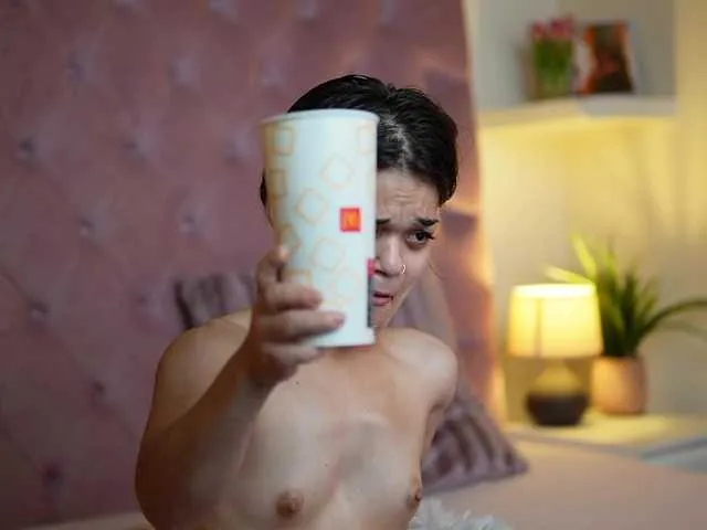 Live sex webcam photo for MaiaMini #291710846