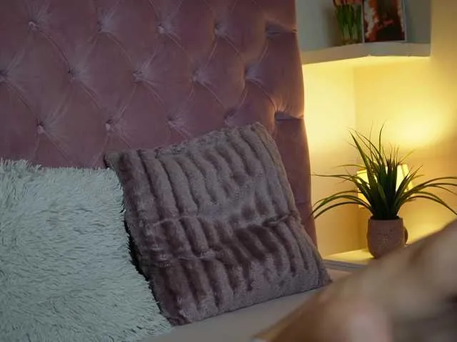 Live sex webcam photo for MaiaMini #291922645