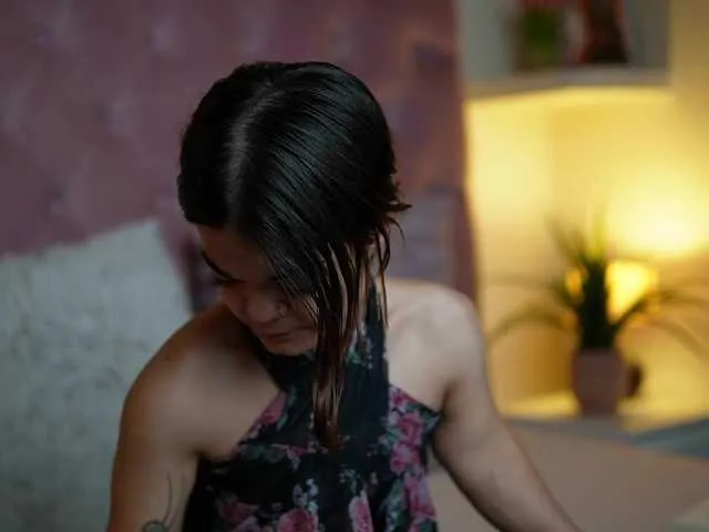 Live sex webcam photo for MaiaMini #292044423