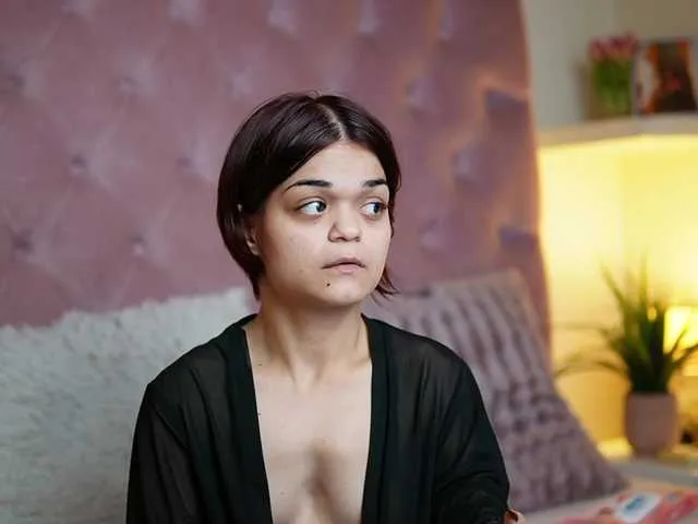 Live sex webcam photo for MaiaMini #292172850