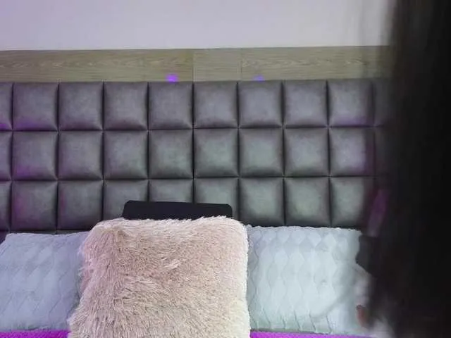Live sex webcam photo for MaiaWatson #291002583