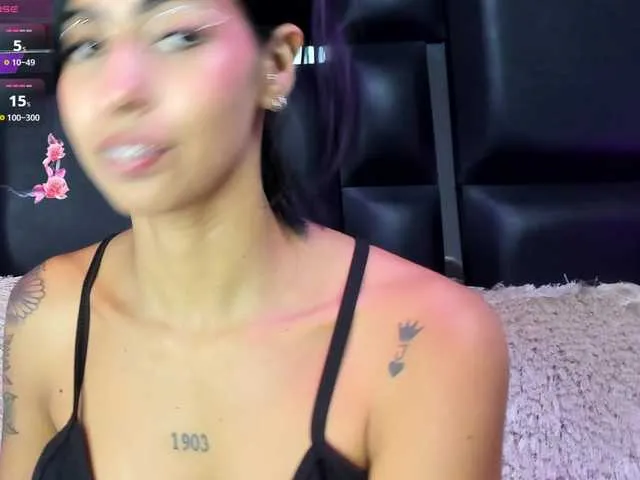 Live sex webcam photo for MaiaWatson #291144242