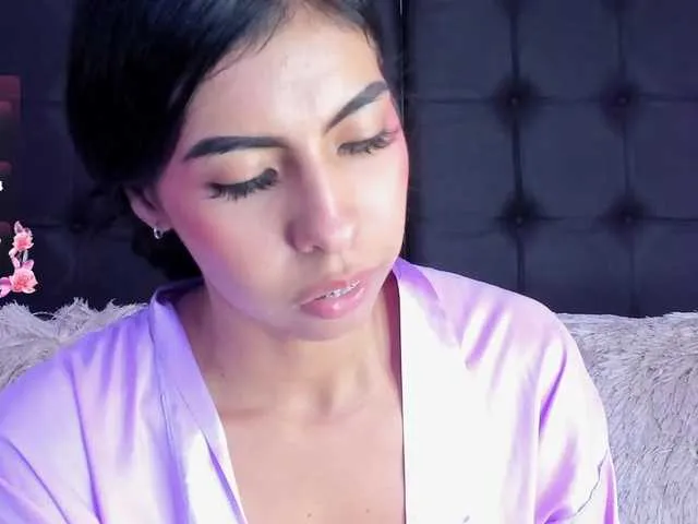 Live sex webcam photo for MaiaWatson #291214844