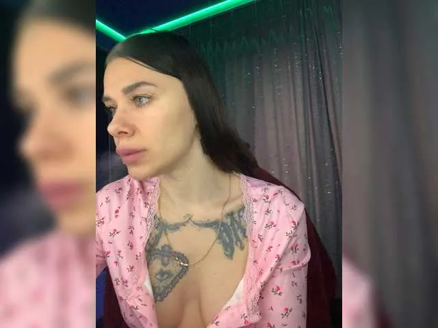 Live sex webcam photo for MaidenCrystal #292353423