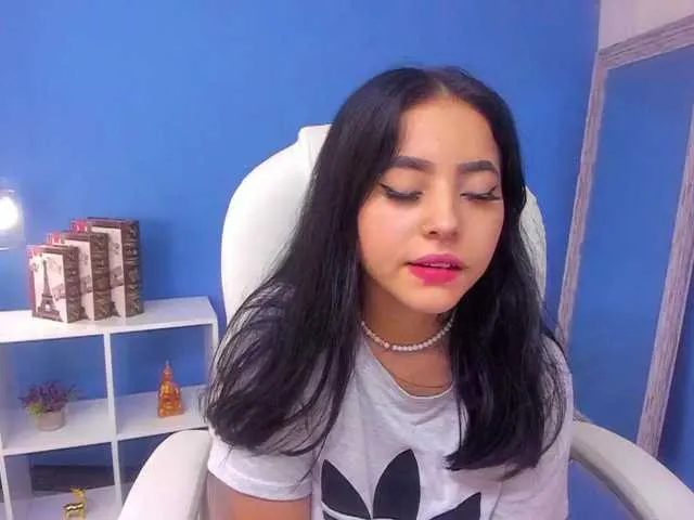 Live sex webcam photo for Maiiitee #272992232