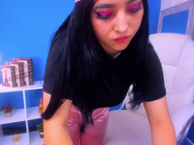 Live sex webcam photo for Maiiitee #273041491