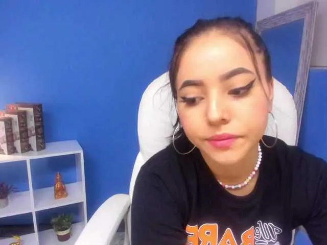 Live sex webcam photo for Maiiitee #273074132