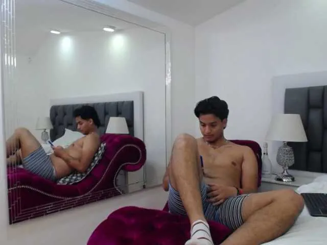 Live sex webcam photo for MailsandMarch #277490083