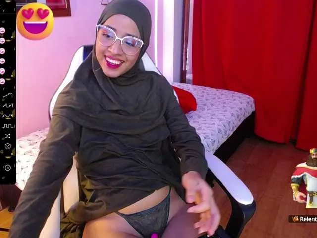 Live sex webcam photo for Maissa-Alabi #276173722