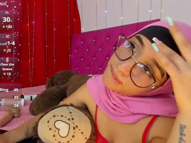 Live sex webcam photo for Maissa-Alabi #290672861