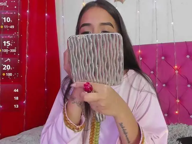 Live sex webcam photo for Maissa-Alabi #290865552