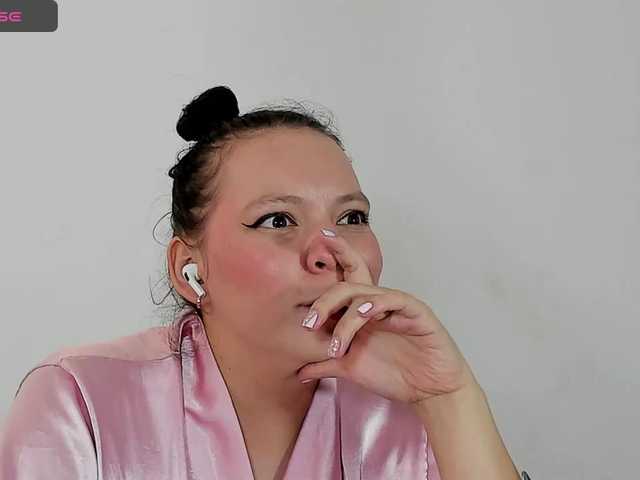 Live sex webcam photo for MaiteMarshall #277659248