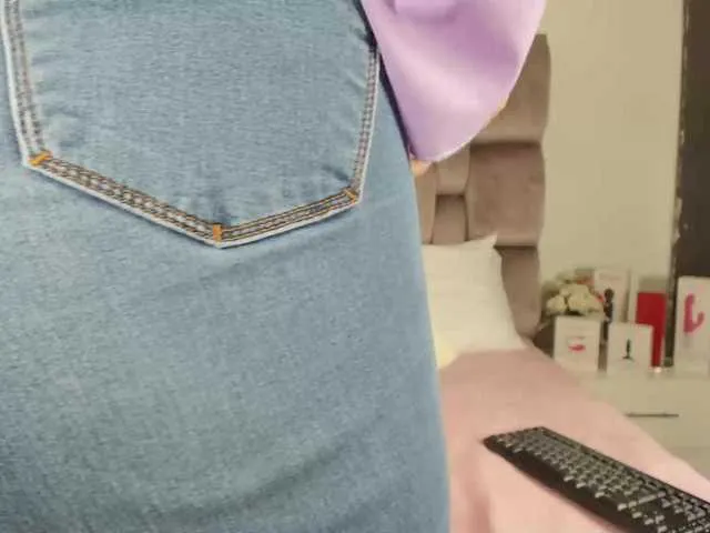 Live sex webcam photo for MaiteMarshall #278057175