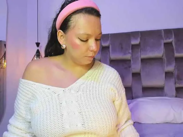 Live sex webcam photo for MaiteMarshall #290943602