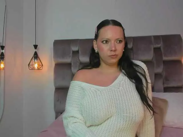 Live sex webcam photo for MaiteMarshall #290990968