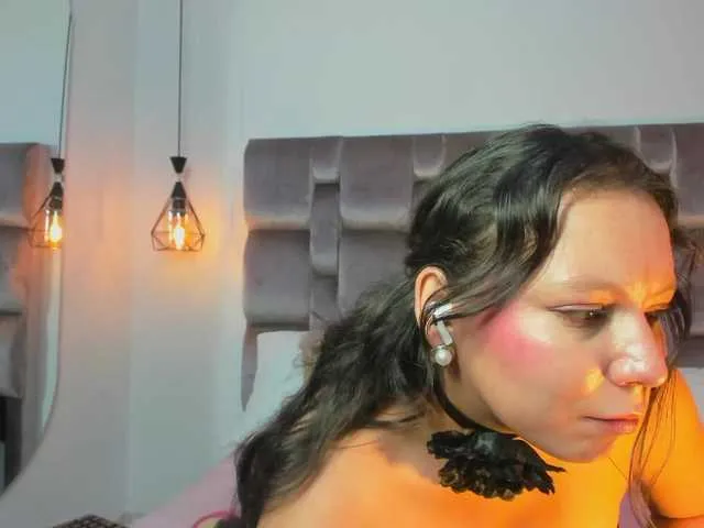 Live sex webcam photo for MaiteMarshall #291032256