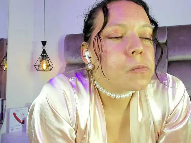 Live sex webcam photo for MaiteMarshall #291813482