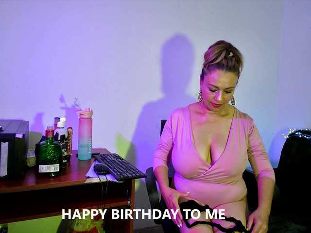 Live sex webcam photo for MaitheMilf #277133691