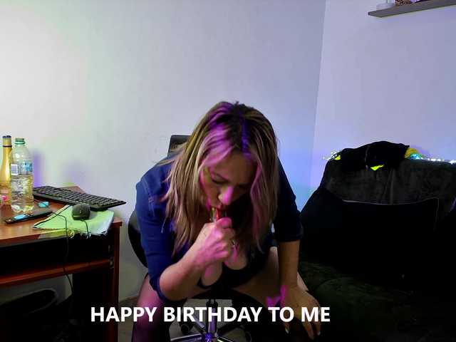 Live sex webcam photo for MaitheMilf #277140706