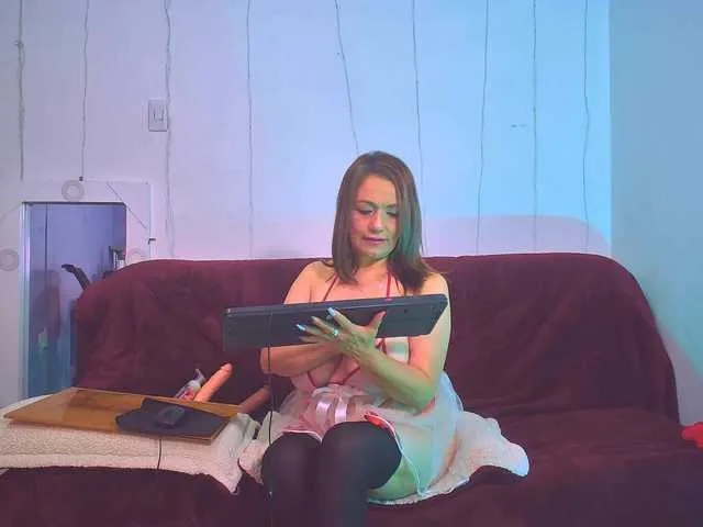 Live sex webcam photo for MaitheMilf #290186017