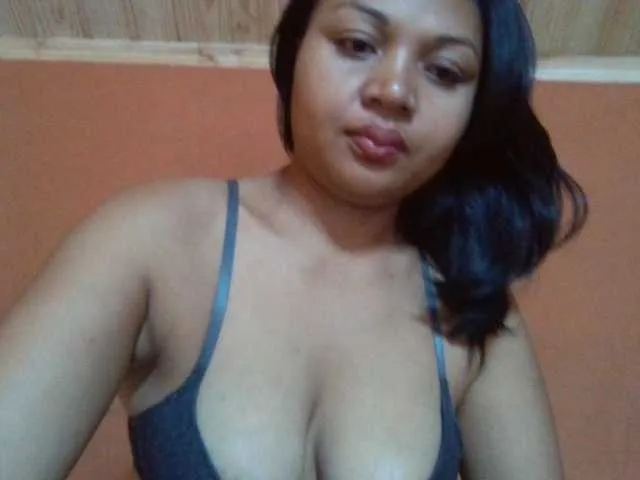 Live sex webcam photo for Majolie1 #294041112