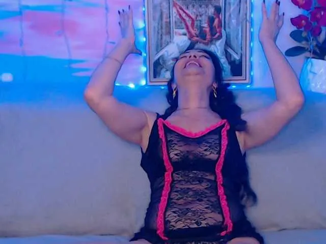 Live sex webcam photo for Makaleana #290515406