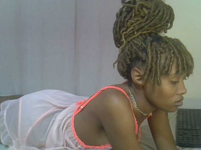 Live sex webcam photo for Makayla-Dash03 #290129043