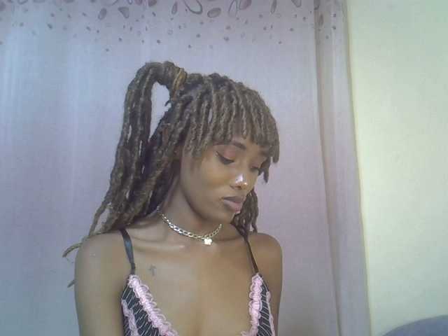 Live sex webcam photo for Makayla-Dash03 #290144982