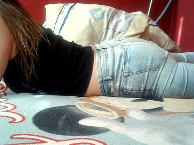 Live sex webcam photo for Makenzie007 #274195576