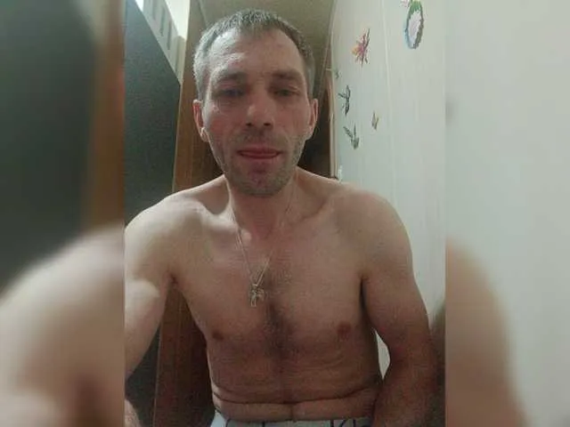 Live sex webcam photo for Maksim695 #277497570