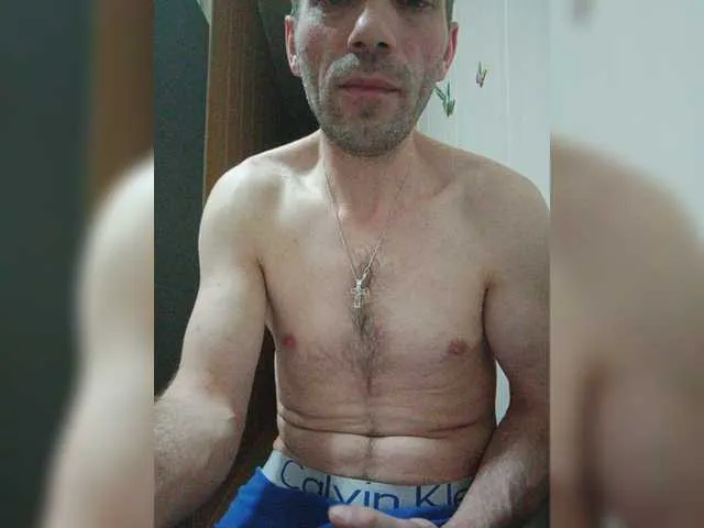 Live sex webcam photo for Maksim695 #277511170