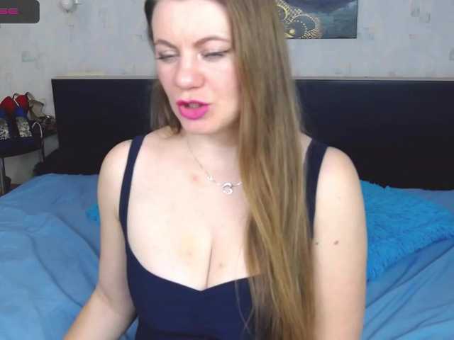 Live sex webcam photo for MalennaLee #272304476