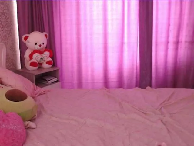 Live sex webcam photo for MaliKyong #274112620