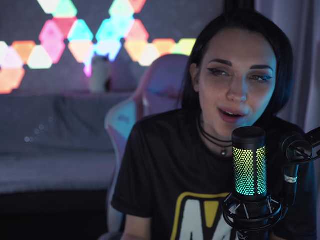 Live sex webcam photo for MalinaBo0m #272210015