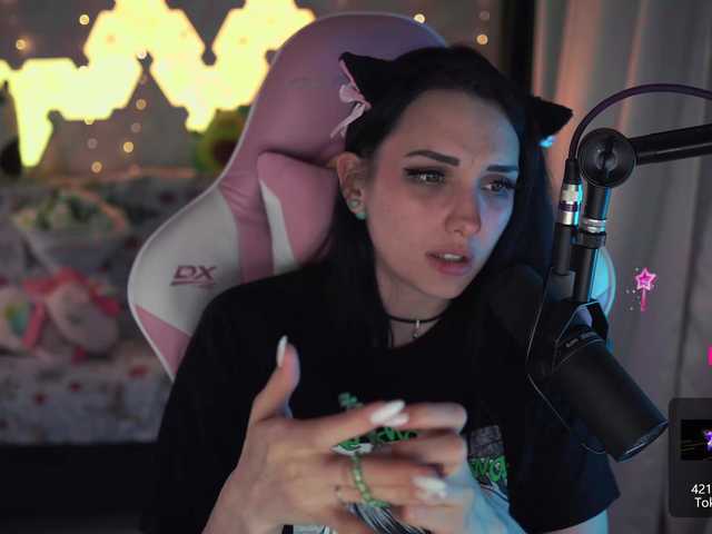 Live sex webcam photo for MalinaBo0m #272442793