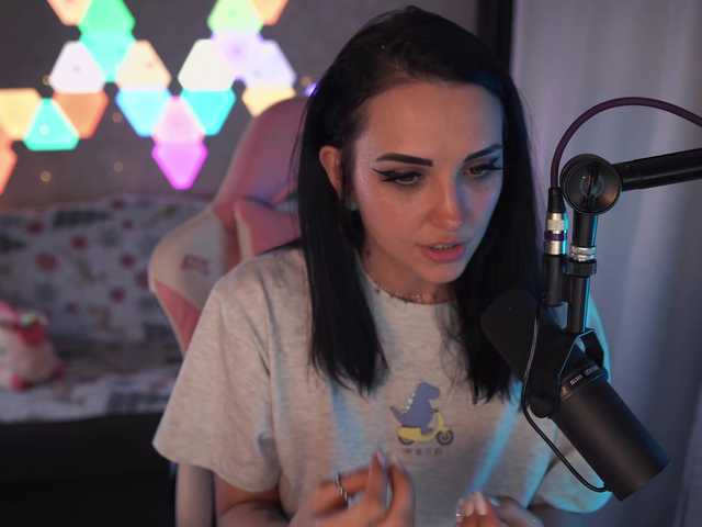 Live sex webcam photo for MalinaBo0m #272532568