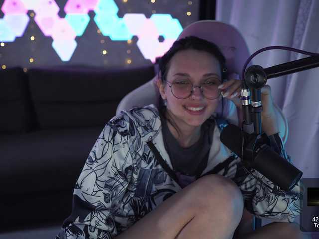 Live sex webcam photo for MalinaBo0m #272576892