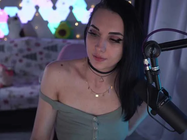 Live sex webcam photo for MalinaBo0m #272601052