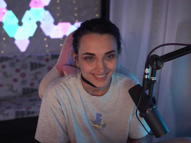 Live sex webcam photo for MalinaBo0m #272620811