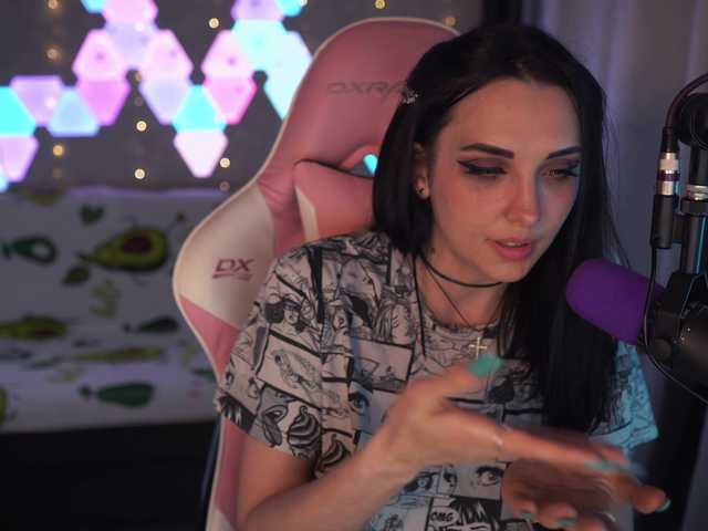 Live sex webcam photo for MalinaBo0m #273151957